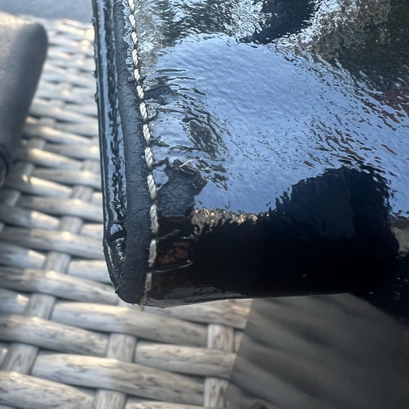 Dooney & Bourke Black patent Leather Medium Wallet - Picture 10 of 13